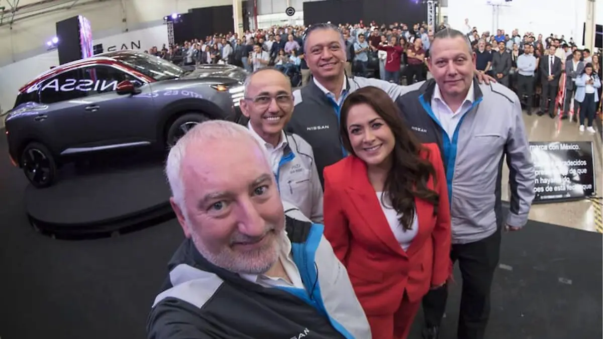 directivos de nissan con la gobernadora de aguascalientes